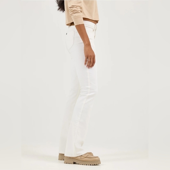 Women's Lee Legendary Bootcut Jean, Light Form, Size 14 Long, NWT - Picture 4 of 14